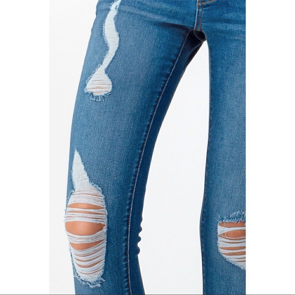 Distressed Skinny Jeans - Picture 6 of 6